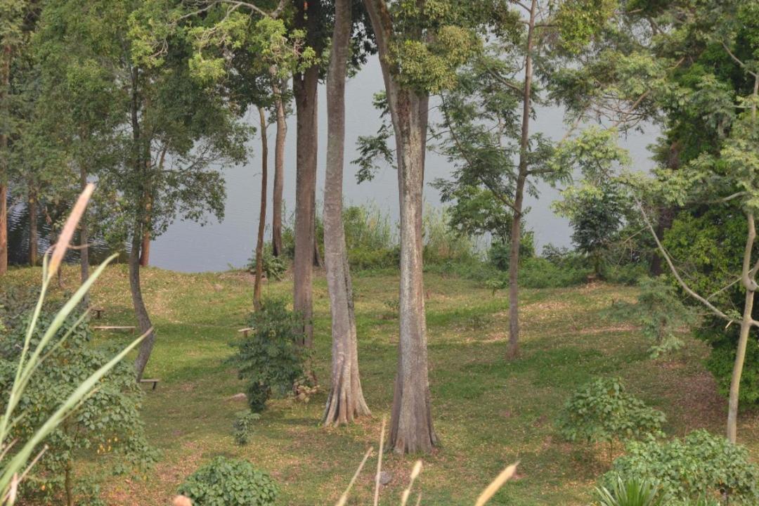 Lake Nyamirima Cottages Fort Portal Екстер'єр фото